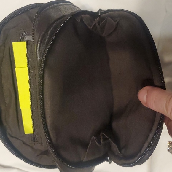 Leather ST JOHN'S BAY BACK PACK OR SLING STYLE. - Picture 7 of 12